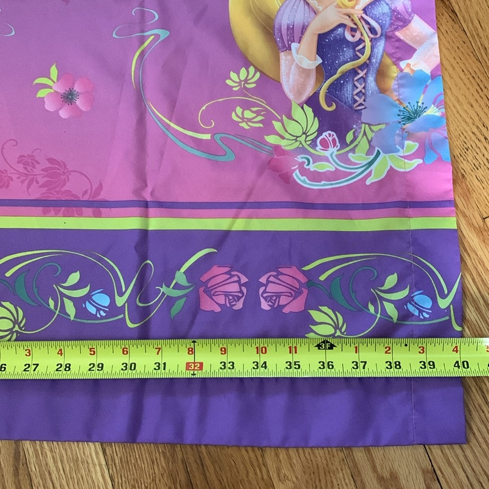 Disney Princess Rapunzel Set of Four Curtain Panels With Tie Backs - Picture 2 of 7